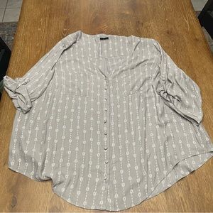 Torrid Gray Flowy Top Quarter Sleeved Top